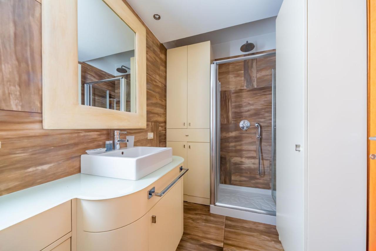 Cozy Apt - Corso Vercelli & Conciliazione M1 Milan Bagian luar foto