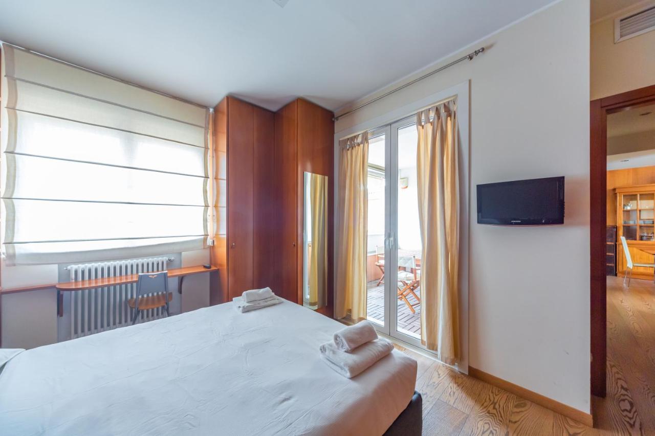 Cozy Apt - Corso Vercelli & Conciliazione M1 Milan Bagian luar foto